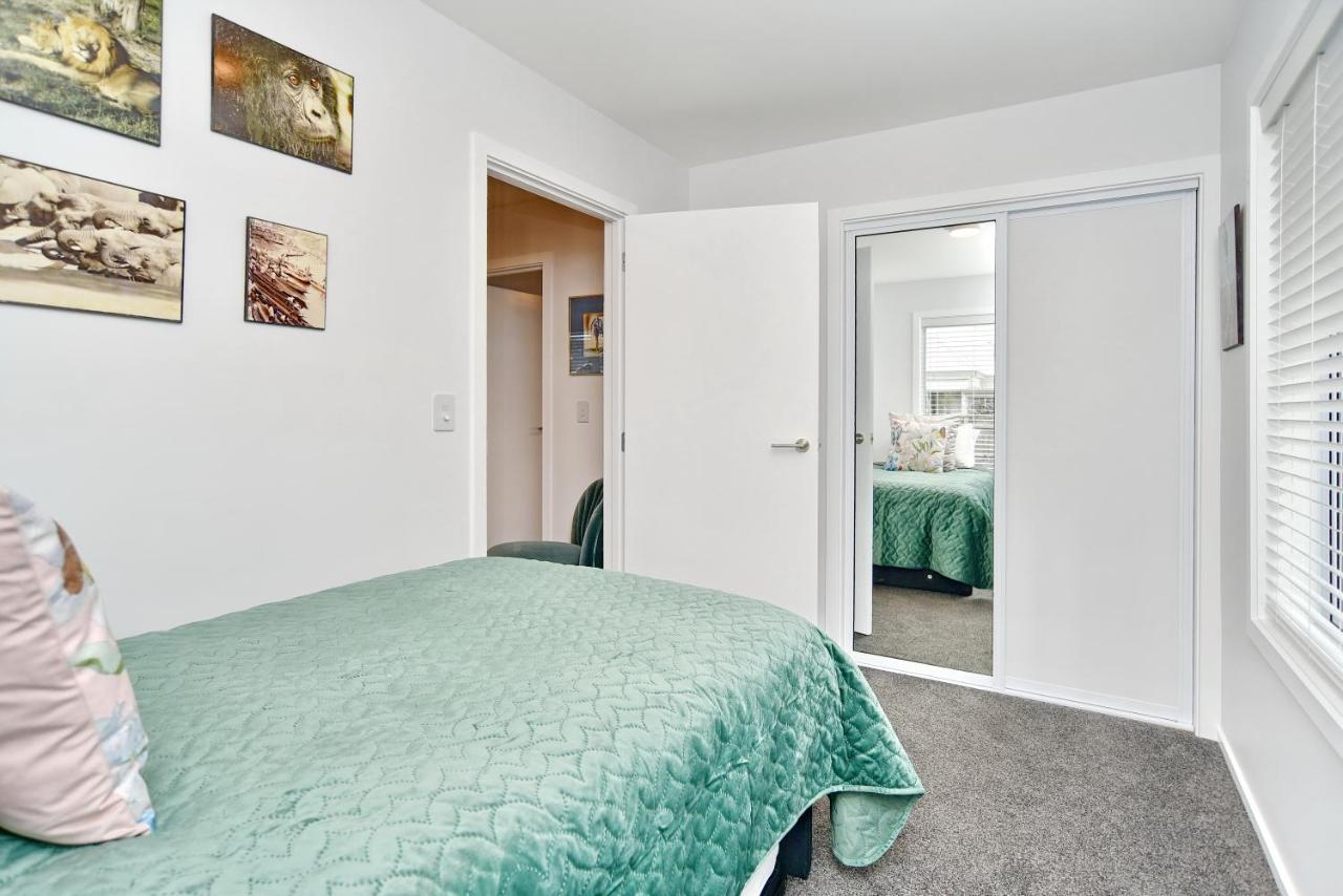 Brockworth Place - Christchurch Holiday Homes Екстер'єр фото