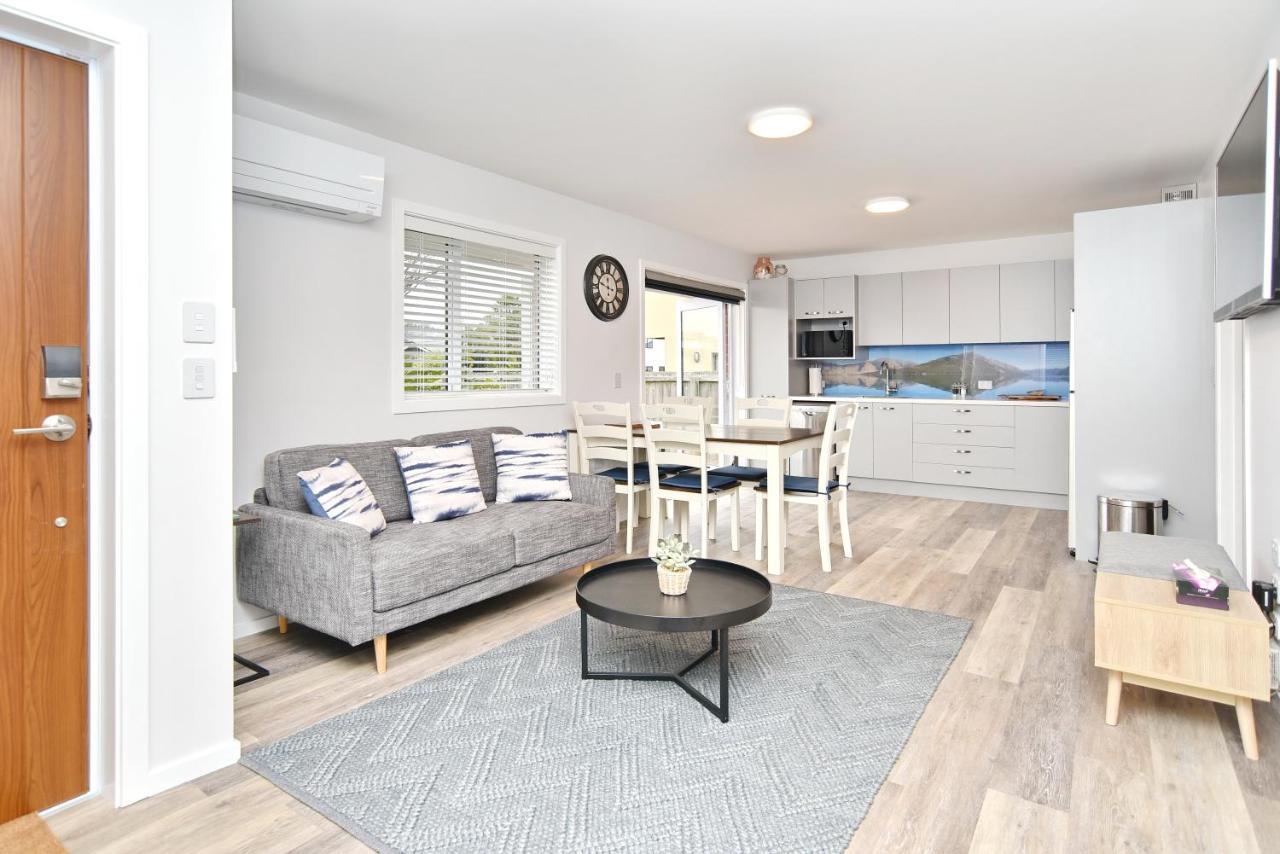 Brockworth Place - Christchurch Holiday Homes Екстер'єр фото